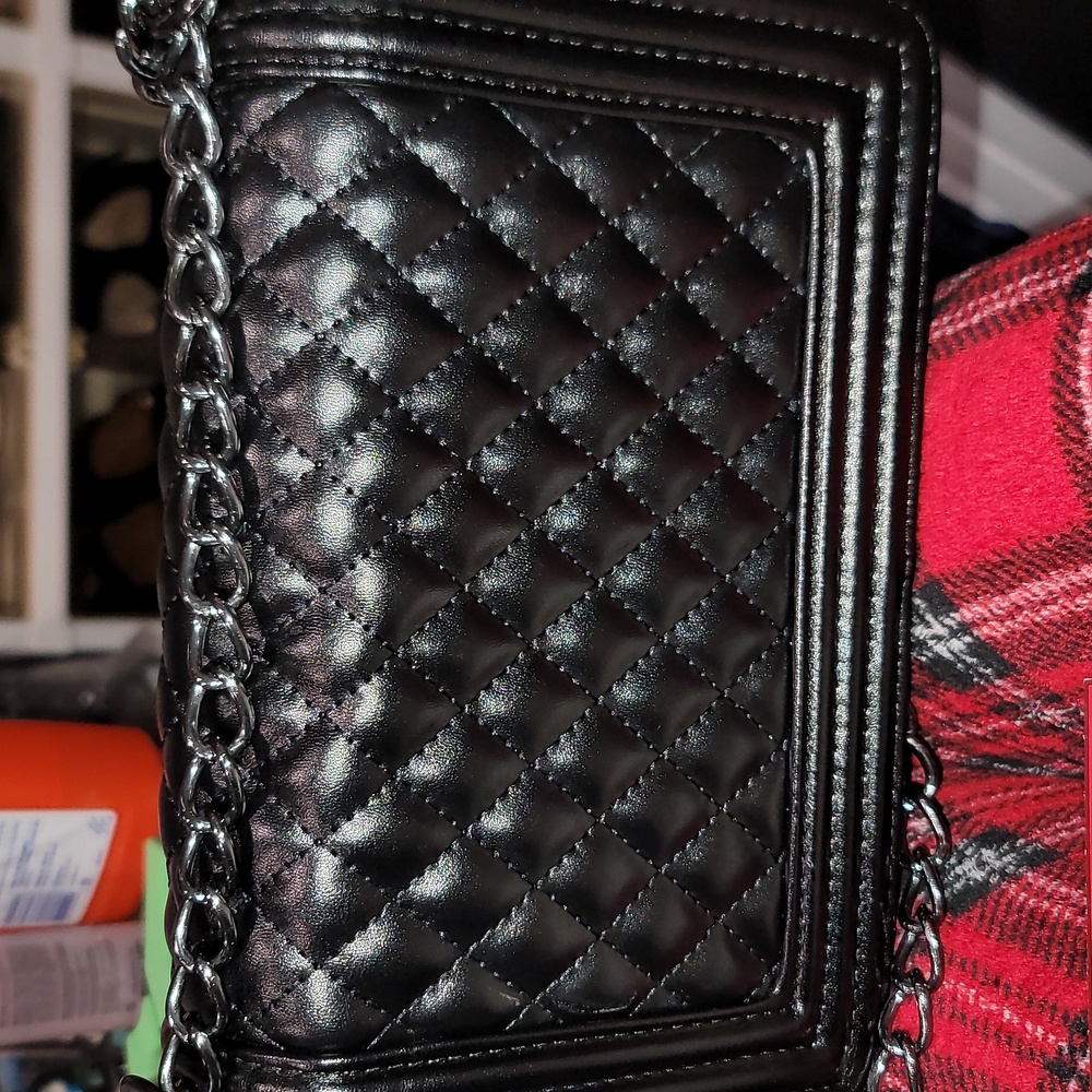 Quilted black purse - Picture 2 of 4